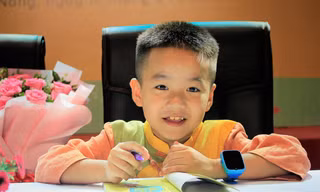 Xuất bản sách khi mới 7 tuổi 