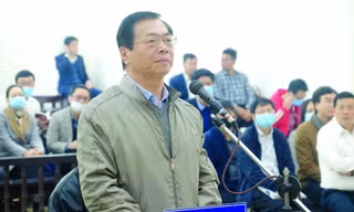 Ông Vũ Huy Hoàng khai báo tại tòa án Hà Nội.