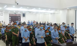 Các bị cáo tại tòa sơ thẩm.