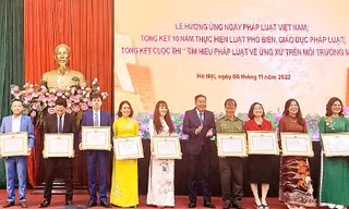 Hà Nội hưởng ứng 10 năm thực hiện Ngày Pháp luật Việt Nam