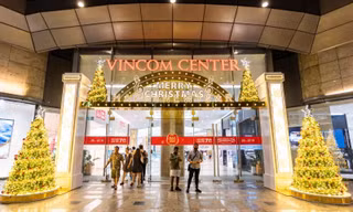 Vincom - tâm điểm mùa Giáng Sinh với 'Vũ hội hoà âm ánh sáng' cùng bạt ngàn quà tặng