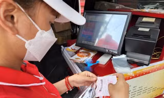 Người chơi tranh thủ “săn” Jackpot sắp vượt 90 tỉ của Power 6/55