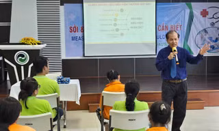 VWS tập huấn phòng chống bệnh sởi và thời tiết cho người lao động