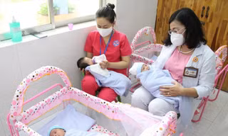 Hỗ trợ chăm sóc trẻ có cha mẹ mắc dịch COVID-19 tại TPHCM.