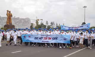 Gần 3.000 người tham gia đi bộ “cho một trái tim khỏe”.