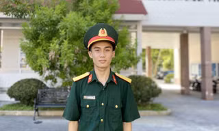 Chàng trai 10x 'cháy' hết mình với Đoàn