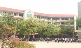 Công an vào cuộc vụ nữ sinh trường chuyên tự tử nghi do bạo lực học đường