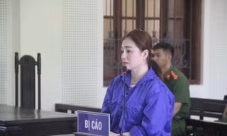 Người vợ chi hàng trăm triệu mua ma túy về bán và cho chồng sử dụng 