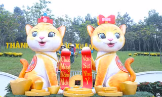 Nhìn gần linh vật mèo 'siêu kute' chào Tết