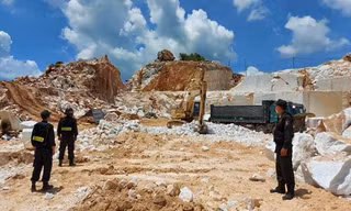 Vụ 'đại gia' khai thác đá trái phép ở Nghệ An: Khởi tố thêm 3 bị can