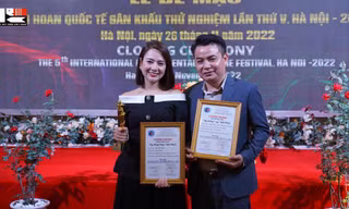NSƯT Xuân Bắc và Nhà hát Kịch Việt Nam ẵm 'mưa' giải vàng