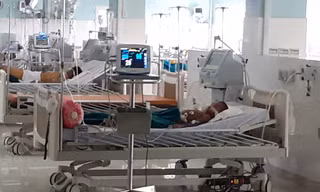 Anh Tiến đang điều trị tại bệnh viện
