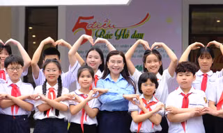 Thiếu nhi thi vẽ 'sắc màu quê hương'