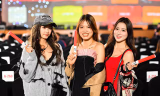 Vì sao giới trẻ sẵn sàng chi nhiều tiền để 'đu idol'? 