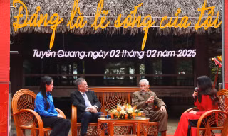 Tiếp lửa truyền thống 'Đảng là lẽ sống của tôi'