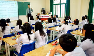 Bộ GD&ĐT thừa nhận gây hiểu lầm về “lệnh cấm” dạy ngoài SGK