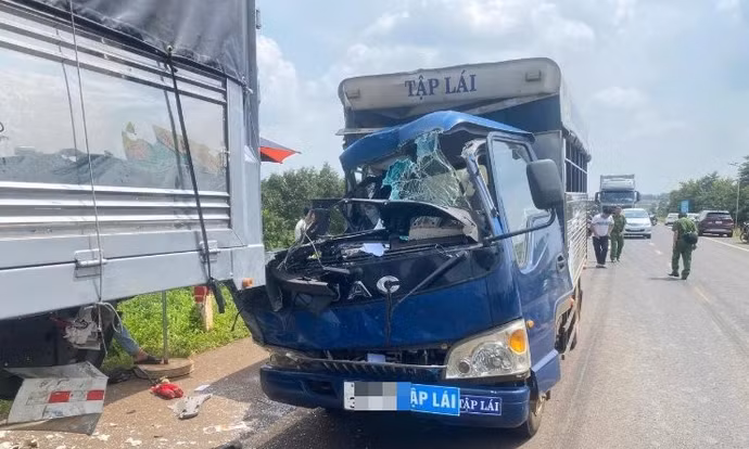 Toàn cảnh xe tập lái, ẩn họa với người đi đường