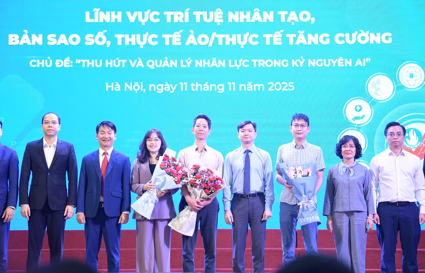 sinh-vien-aidsc-8080.jpg