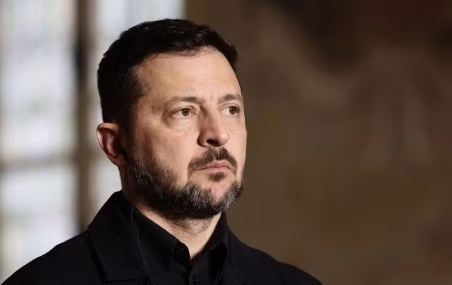 zelenskiy-gettyimages-2285321474-42d585c95151d131d2d105ca512a54a3-1300x820-b1758f2e8cddfef0814196e13ae3a50c-650x410.jpg