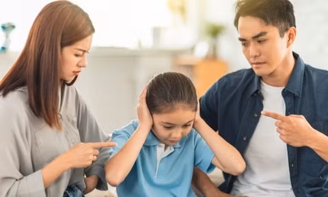 Từ nhóm 'con ghét bố mẹ' tăng trăm nghìn thành viên: Người trẻ thực sự mong muốn điều gì?