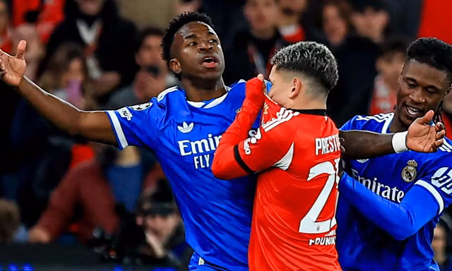Gianluca Prestianni dính cáo buộc phân biệt chủng tộc với Vinicius Jr.