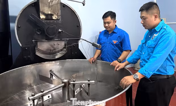 Chàng trai nâng tầm hạt cà phê quê hương