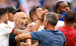 HLV Luis Enrique nói gì về hành động xấu xí với cầu thủ Chelsea?
