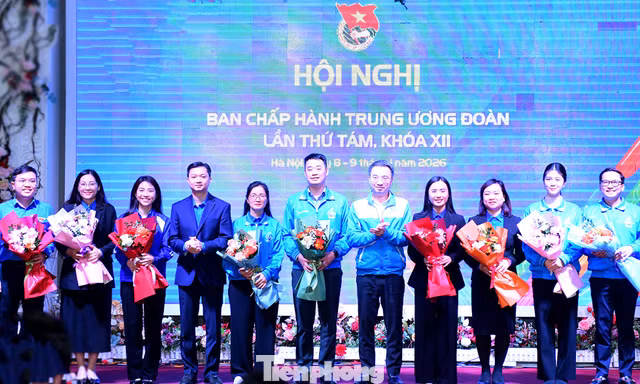Kiện toàn 20 anh, chị tham gia Ban Chấp hành Trung ương Đoàn khóa XII
