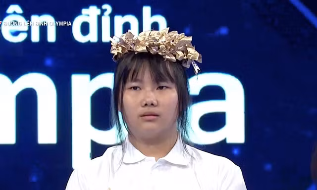 Nữ sinh tiếc không bấm chuông sớm, giành vòng nguyệt quế Đường Olympia với điểm số cách biệt