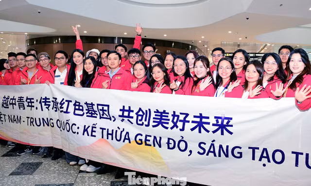 200 đại biểu thanh niên Việt Nam tham dự hoạt động Hành trình đỏ nghiên cứu, học tập tại Trung Quốc