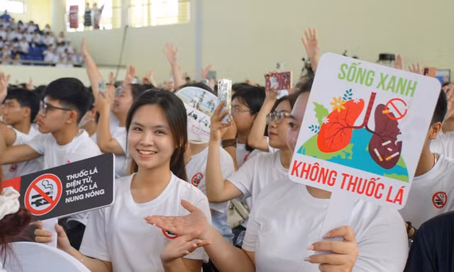 Vạch trần sự hấp dẫn giả tạo của thuốc lá thế hệ mới