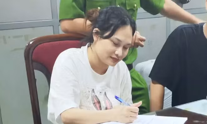 Vợ cũ của Mr Hunter Lê Khắc Ngọ đề nghị trả lại 2 căn nhà và 18 tỷ đồng