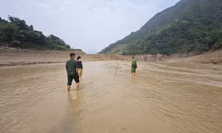 Sơn La: Phát hiện thi thể đang phân hủy dưới lòng suối