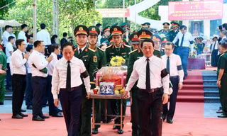 Truy điệu, an táng 34 hài cốt liệt sĩ tại Nghĩa trang Liệt sĩ Quốc gia Vị Xuyên