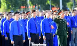 Đại biểu Đại hội Đoàn toàn quốc XIII báo công và vào Lăng viếng Bác