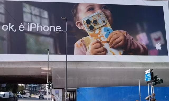 Apple chủ động gỡ biển quảng cáo iPhone vì một thông điệp gây tranh cãi