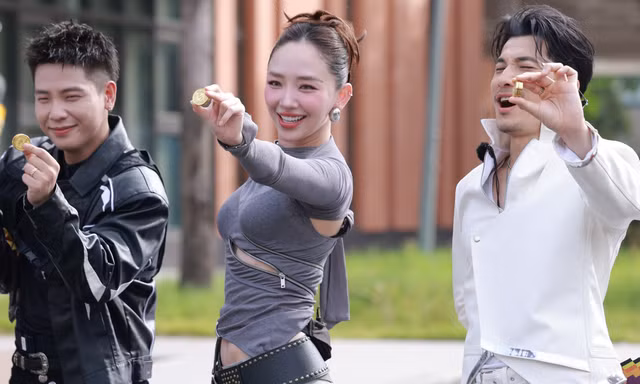Running Man Vietnam 2026 tập 11: Tóc Tiên, Văn Mai Hương “chị em tương tàn”