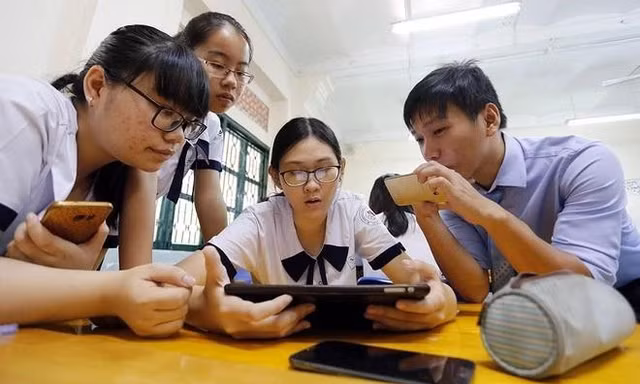 Sắp tới học sinh lớp 5, lớp 9 có thể làm bài thi khảo sát trực tiếp trên máy tính