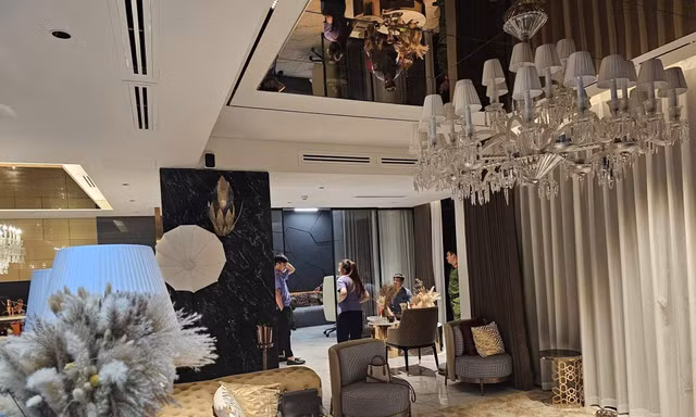 Cơ quan chức năng khám xét căn hộ của Ngân 98, Lương Bằng Quang cũng bị triệu tập