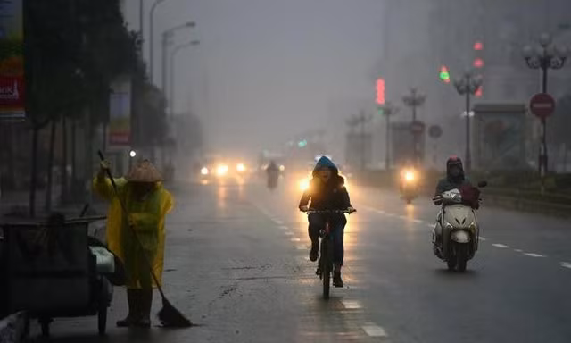 Miền Bắc sắp bước vào cao điểm nồm ẩm, mưa phùn kéo dài trong tháng 3