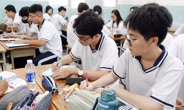 Quy định mới về dạy thêm, học thêm từ 15/5: Teen sẽ cần thay đổi cách học ra sao?