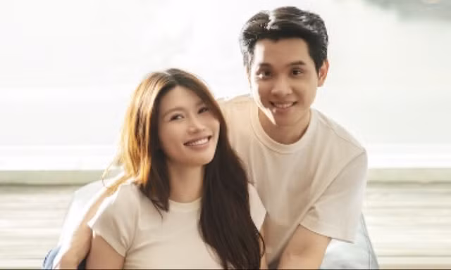 Á hậu Quỳnh Châu khoe ảnh Valentine, háo hức chờ đón con đầu lòng bên ông xã