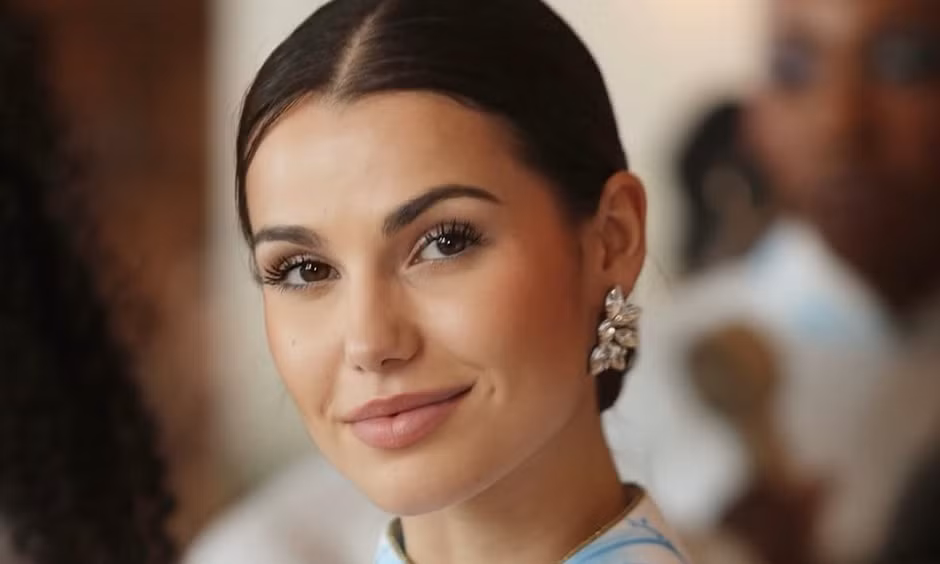 Á hậu 1 Miss World 2026 có xuất thân quý tộc