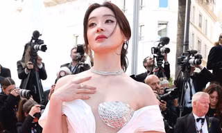 Sao nữ mặc sexy nhưng bị ngó lơ tại Cannes