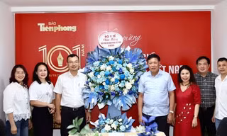Thứ trưởng Bộ Y tế Đỗ Xuân Tuyên chúc mừng Báo Tiền Phong nhân dịp 101 năm Ngày Báo chí Cách mạng Việt Nam