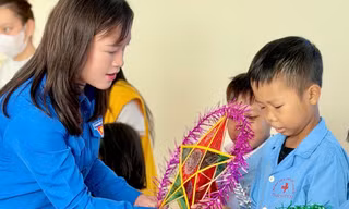 Trung thu ấm áp với bệnh nhi Thái Nguyên