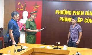 Khởi tố hai người thu gom, vận chuyển, tập kết trạc thải xây dựng trái phép