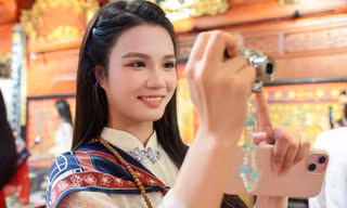 Các cô gái Hoa hậu Việt Nam bất ngờ với gu làm đẹp của người xưa