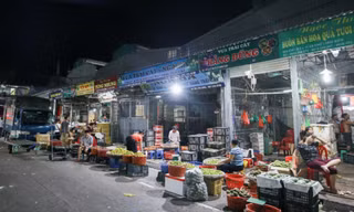 Trả lời chất vấn không đúng trọng tâm, Trưởng Ban quản lý chợ Long Biên bị yêu cầu rút kinh nghiệm