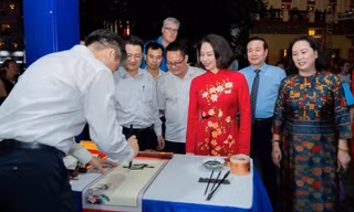 Phó trưởng ban Tuyên giáo TW lan tỏa tình yêu sách ở Hội sách Hà Nội 